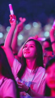 ライブ中の感動的な瞬間 ライブ中の感動的な瞬間 コンサート,ライブ,観客の写真素材
