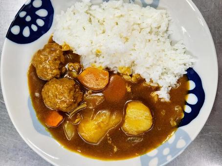 ミートボール入りカレーライス2 ミートボール入りカレーライス2 カレー,ミートボール,ジャガイモの写真素材
