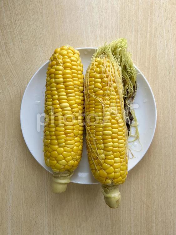とうもろこし(茹で)ひげあり・ひげなし とうもろこし,食品,食べ物の写真素材