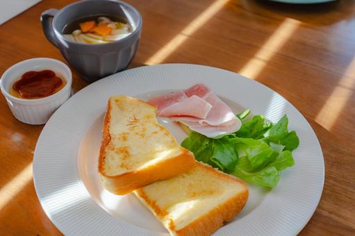 フレンチトーストの朝食 フレンチトーストの朝食 朝食,洋食,フレンチトーストの写真素材