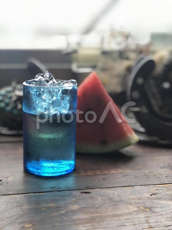 冷酒とスイカ 日本酒,スイカ,ボトルグラスの写真素材