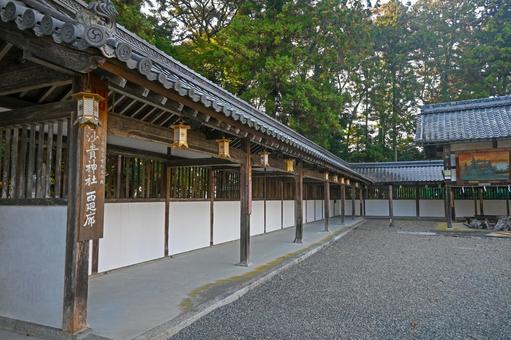 滋賀・近江八幡市 沙沙貴神社 西廻廊 沙沙貴神社,西廻廊,通路の写真素材