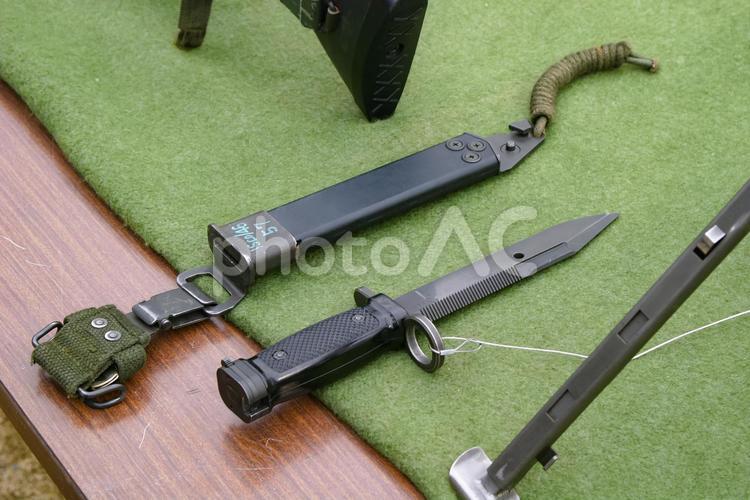 展示される陸上自衛隊の89式銃剣 陸上自衛隊,自衛隊,ミリタリーの写真素材