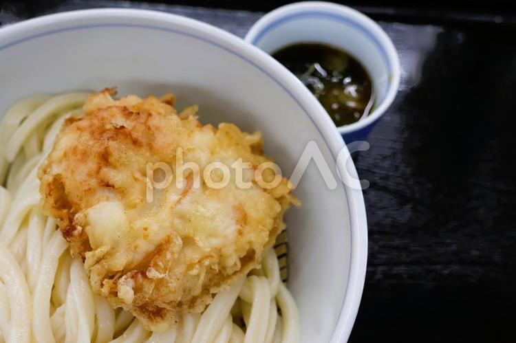 さぬきうどん店のとり天ざるうどん 背景,とり天,ざるうどんの写真素材
