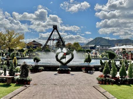 秋の武生中央公園 モニュメント,菊人形,菊祭の写真素材
