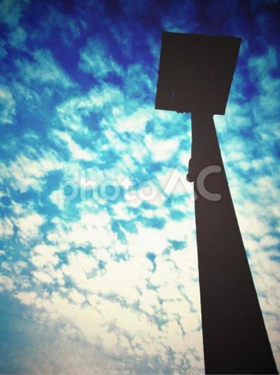 ぼんやりと。 空,青空,雲の写真素材