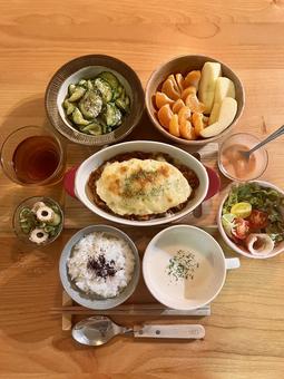 ミートポテトグラタン定食の写真