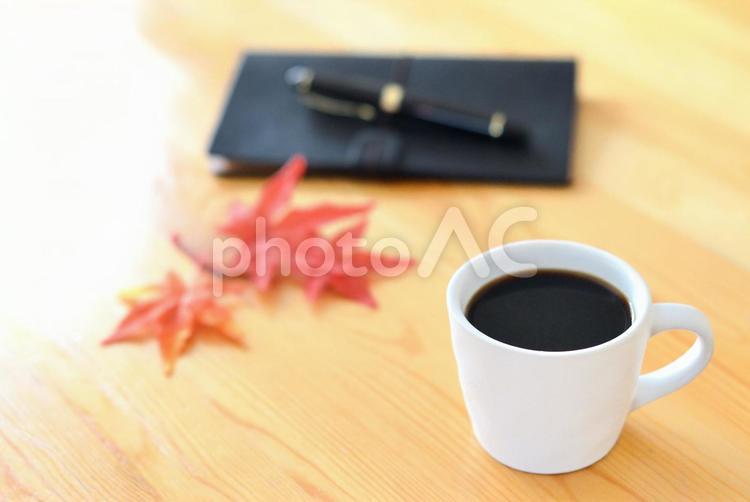 秋イメージでコーヒタイム コーヒー,飲み物,珈琲の写真素材