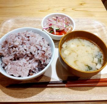 一汁一菜 一汁一菜,雑穀米,五穀米の写真素材