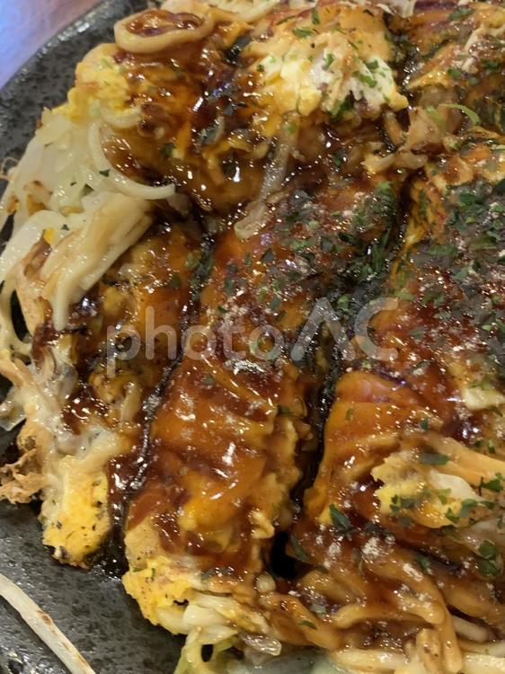 広島でお好み焼きといえばこのスタイル！ 広島グルメ,お好み焼き,広島風お好み焼きの写真素材