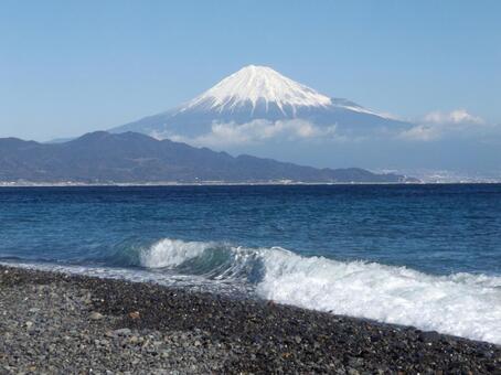 富士山が見える海 三保,富士山,静岡の写真素材