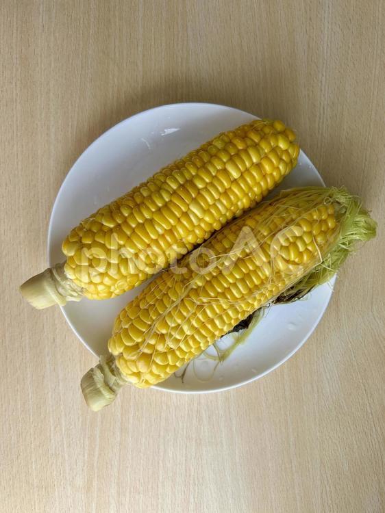 とうもろこし(茹で)ひげあり・ひげなし とうもろこし,食品,食べ物の写真素材