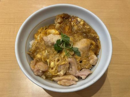 親子丼 親子丼,鶏肉,卵の写真素材