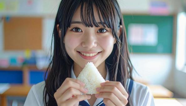 昼ご飯はおにぎりですの写真