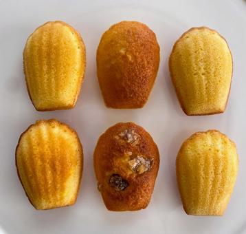 マドレーヌ マドレーヌ マドレーヌ,焼菓子,フランスの写真素材