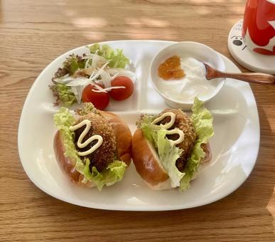 Photo, sandwich, roll bread sand, croquettes, 