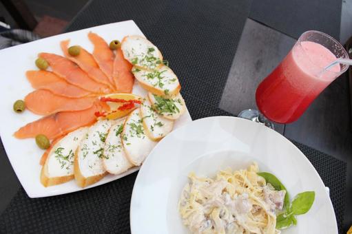 彩り鮮やかおいしいイタリアン料理 彩り鮮やかおいしいイタリアン料理 イタリアン,料理,パスタの写真素材