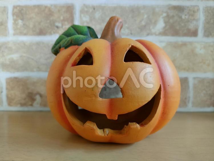 ハロウィンのかぼちゃの置物 ハロウィン,トリックオアトリート,かぼちゃの写真素材