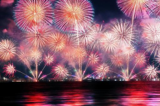 鮮やかな湖上打ち上げ花火/松江水郷祭 鮮やかな湖上打ち上げ花火/松江水郷祭の写真