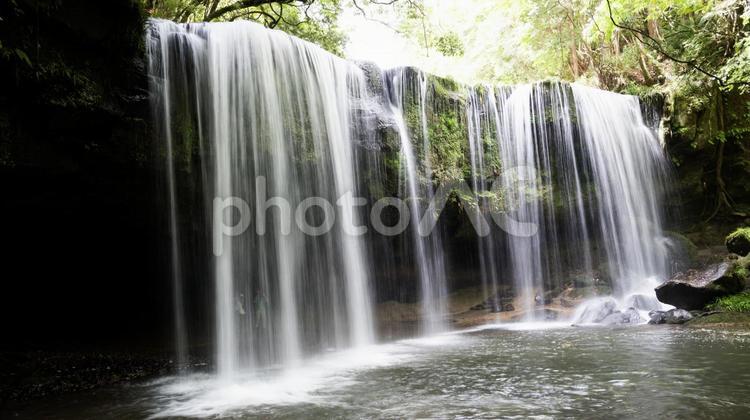 滝（熊本県鍋ヶ滝） 滝,自然,川の写真素材