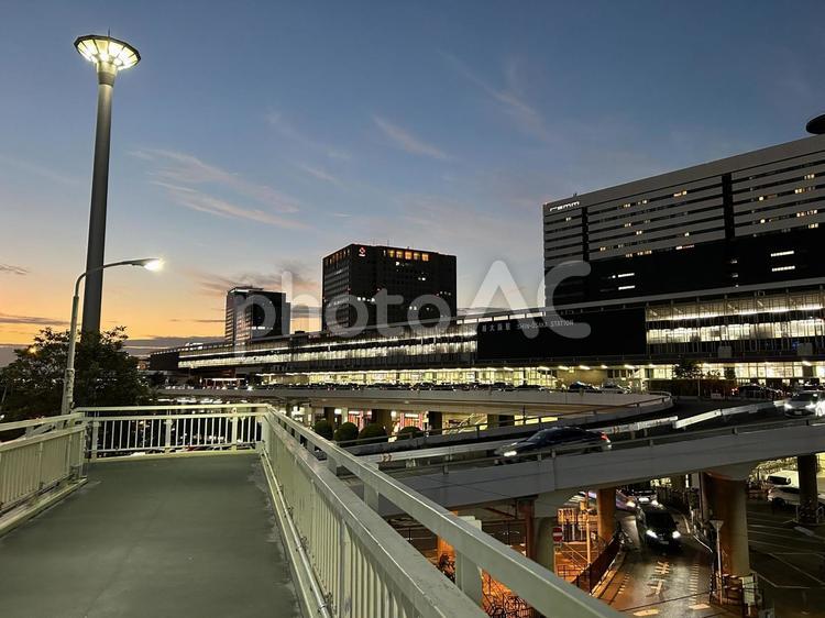 新大阪駅、秋の夕暮れ4 秋,夕暮れ,新大阪駅の写真素材