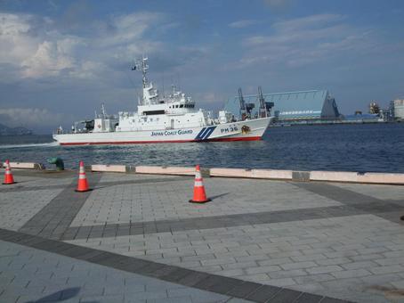 巡視船おきつ出航 巡視船おきつ出航 巡視船おきつ,巡視船,興津の写真素材