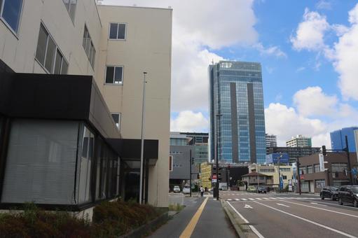 新潟日報メディアシップと新潟市内の町並み 新潟日報メディアシップと新潟市内の町並み 新潟日報メディアシップ,新潟市内,町並みの写真素材
