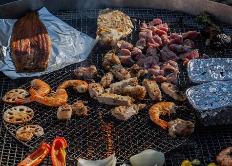 秋のバーベキュー バーベキュー,bbq,仲間の写真素材