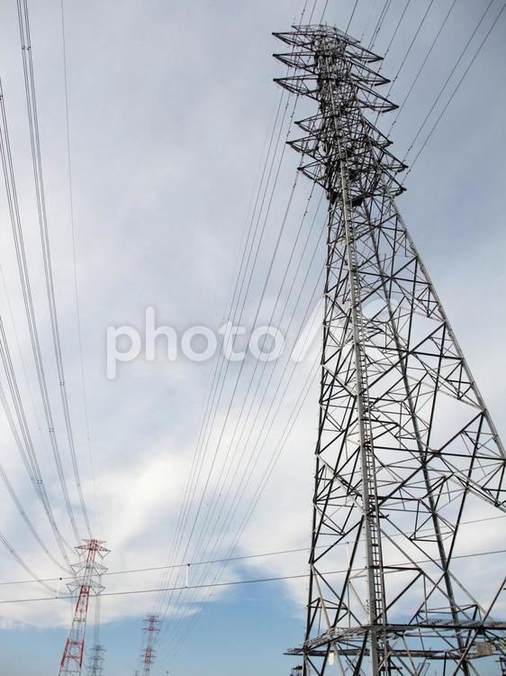 鉄塔がある風景 鉄塔,送電線,電線の写真素材