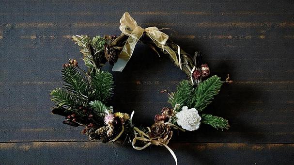 手作りクリスマスリース クリスマス,リース,飾りの写真素材