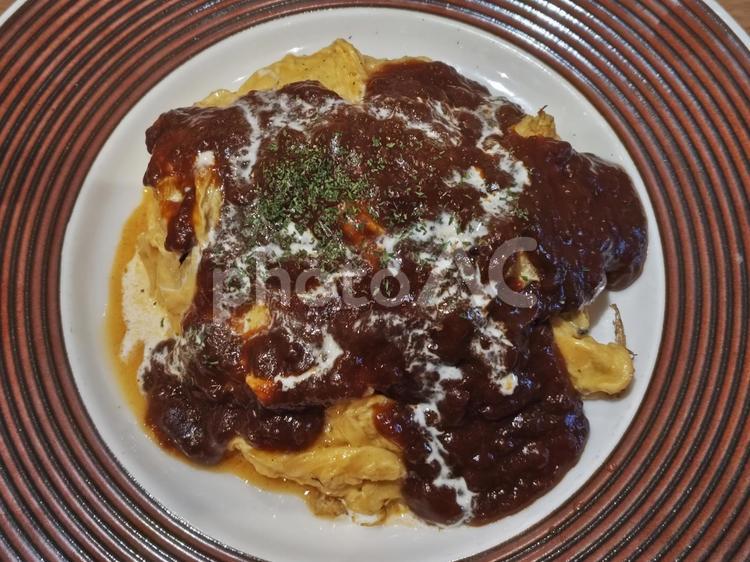 デミグラスソースかけのオムライス オムライス,デミグラスソース,ランチの写真素材