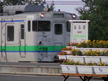 富良野駅に停車するキハ40 富良野駅に停車するキハ40の写真