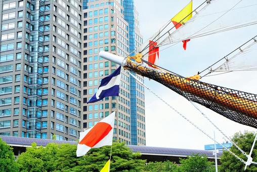 みなとみらいの風景 みなとみらい,日本丸,船飾の写真素材