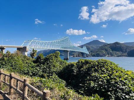 海にかかる青い橋 風景,景観,旅の写真素材