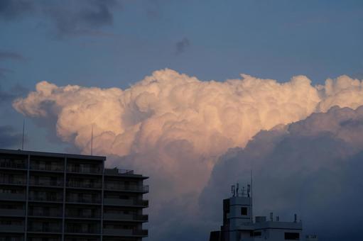 Cumulonimbus clouds and cities Cumulonimbus clouds and cities