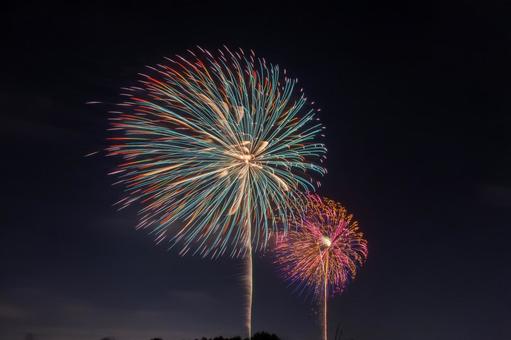 打上げ花火 打上げ花火,花火,夏素材の写真素材