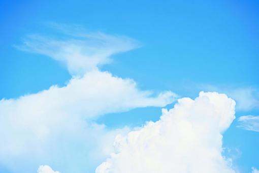 夏空と入道雲 雲,青空,雲景の写真素材
