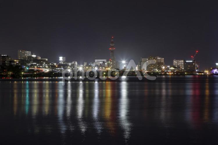 千波湖からの水戸市街夜景 湖,夜景,光の写真素材