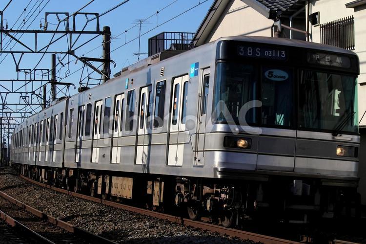 東京メトロ03系中目黒行き快走 東京メトロ,03系,都市風景の写真素材