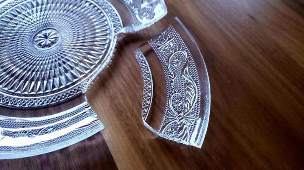 Broken glass plate ③, JPG Broken glass plate ③, dish, the dishes, cracked, JPG