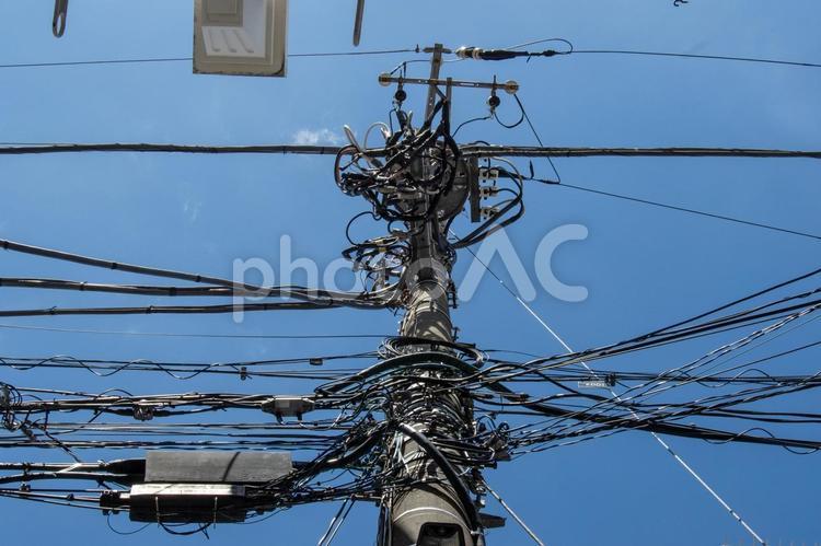 電柱 電柱,電線,空の写真素材