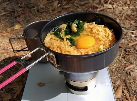 山で山飯④ 山飯,男飯,キャンプの写真素材