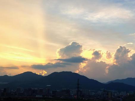 不思議な光と雲 夕景 不思議な光と雲 夕景の写真