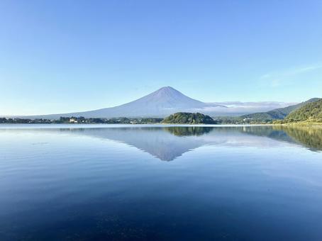 河口湖と富士山 河口湖と富士山の写真