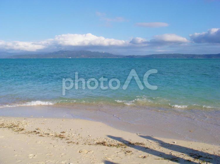 海沿いの砂浜 風景,景色,沖縄の写真素材