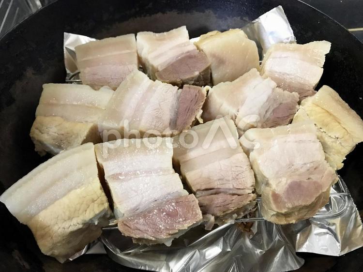 手作り燻製　イメージ（燻製前） 燻製,豚バラ,豚バラ肉の写真素材