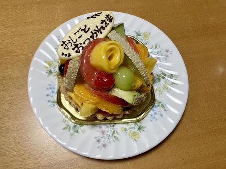 お仕事おつかれさま お仕事おつかれさま ケーキ,バースデー,バースデーケーキの写真素材