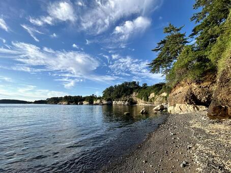 海 ビーチ 福井県 三国 安島 海,ビーチ,石の写真素材