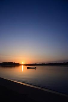 Amami Oshima scenery - The sun rising over the Amami Crater, JPG