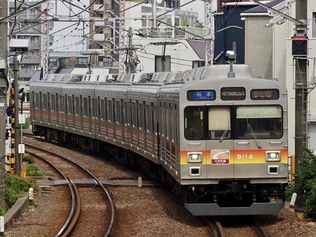 東急大井町線 9000系 荏原町駅 東急大井町線 9000系 荏原町駅 東急,東急電鉄,東急大井町線の写真素材